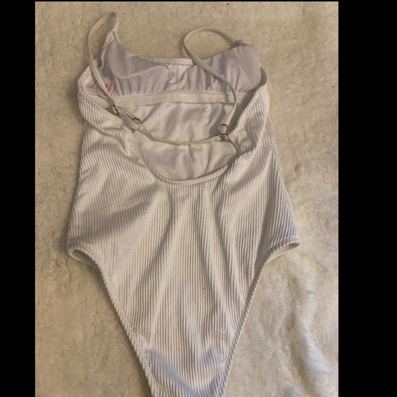 Target one piece - Picture 2 of 2